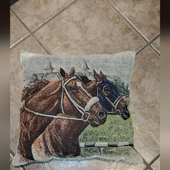 Gorgeous Tapestry Decorative Pillow Equestrian Horses Square 15 x 15 - Picture 2 of 5